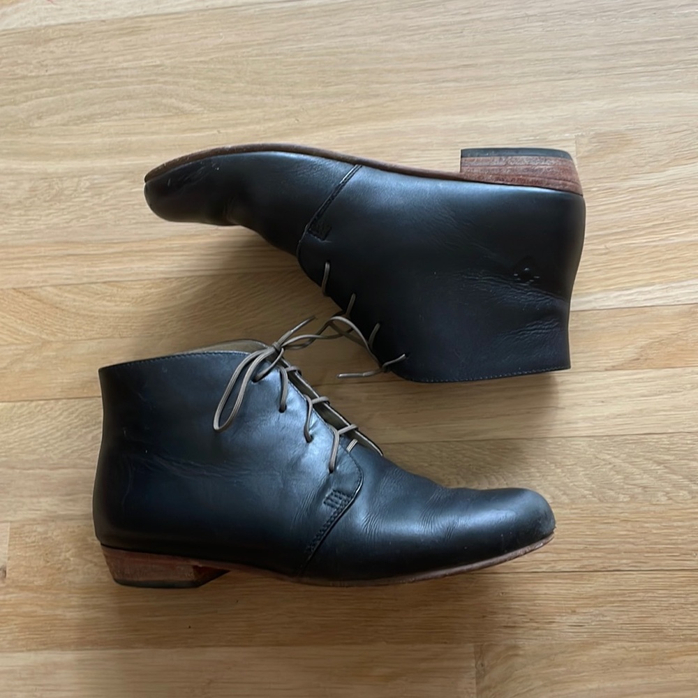 Nisolo leather upper leather sole size 8 women’s